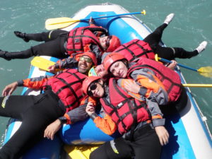 Pure rafting sur l'eau dans les Hautes Alpes