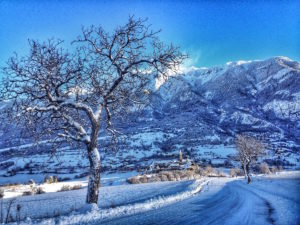 Vue sur Eygliers en hiver