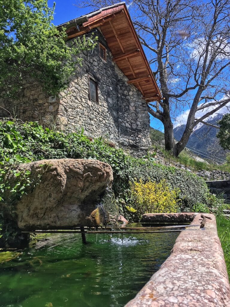 Fontaine du loup ou du lion à Eygliers